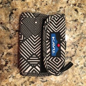 Kavu Wally Wallet